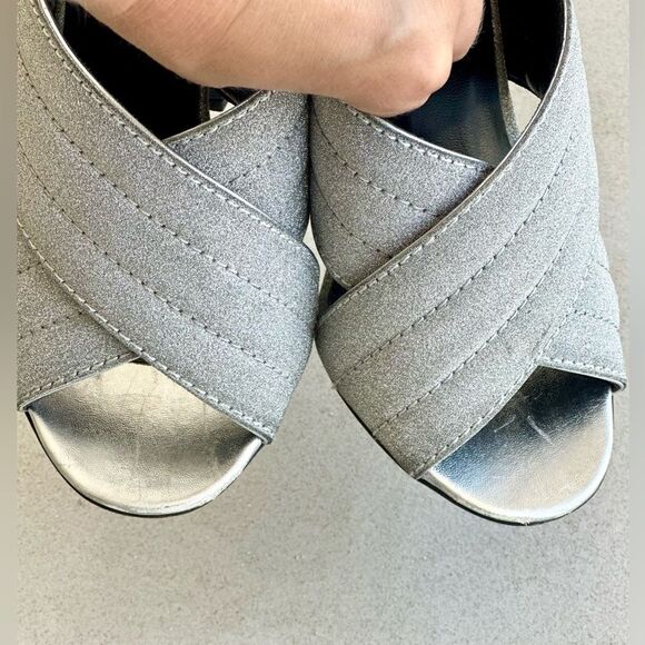 Gucci Webby Mules EU 38.5 US 8.5 Silver Glitter Block
Heel Criss Cross Sandals - Picture 3 of 10